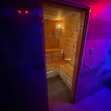 #4 B2 Z Basenem I Strefa Apartmán