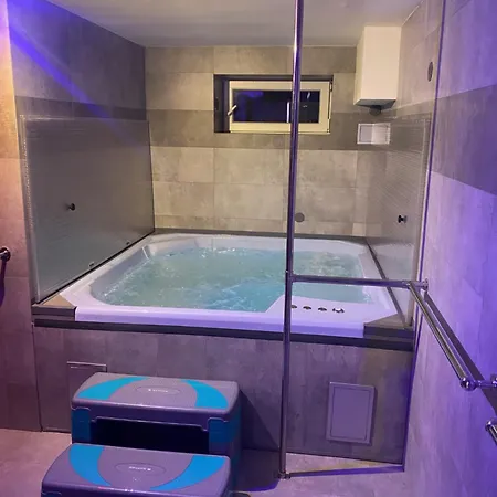 Apartmán #4 B2 Z Basenem I Strefa Sosnówka