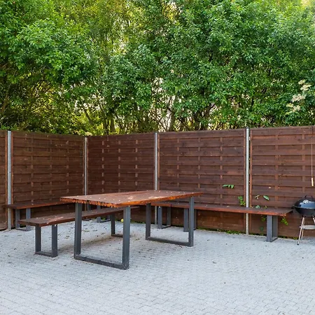 #4 B2 Z Basenem I Strefa Apartmán