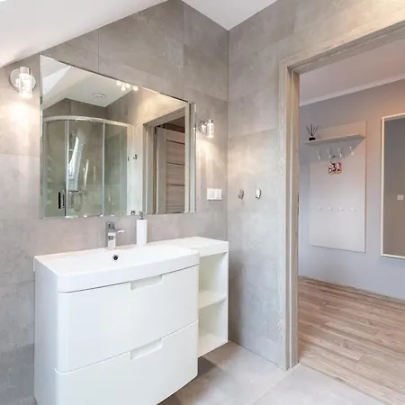#4 B2 Z Basenem I Strefa Apartmán